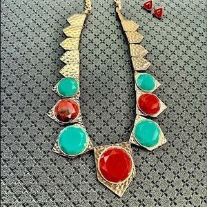 🔴6/$26🔴Gold turquoise and coral necklace & matching earrings